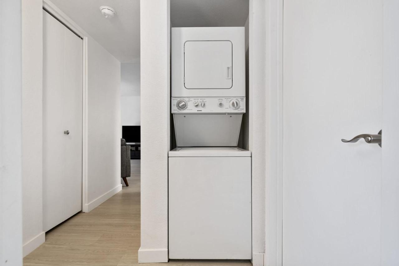 Newly Renovated 2Br Apartment W Pool By Stay Gia Phoenix Exterior photo